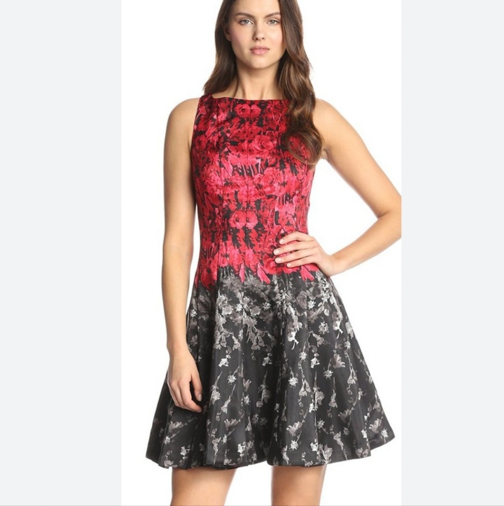 Julian Taylor Black And Red Rose Floral Pattern Scuba Dress Sz 8P Short Sleeve